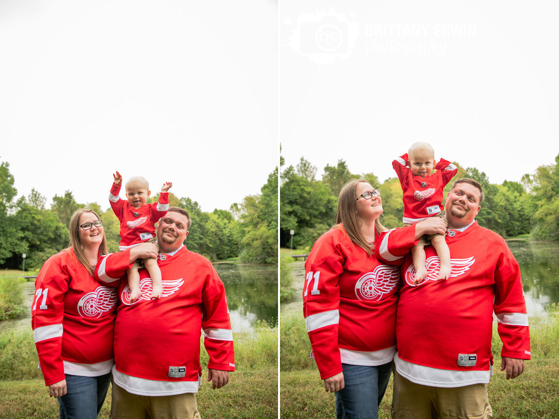 Indianapolis-portrait-photographer-family-hockey-jersey-outdoor-summer.jpg