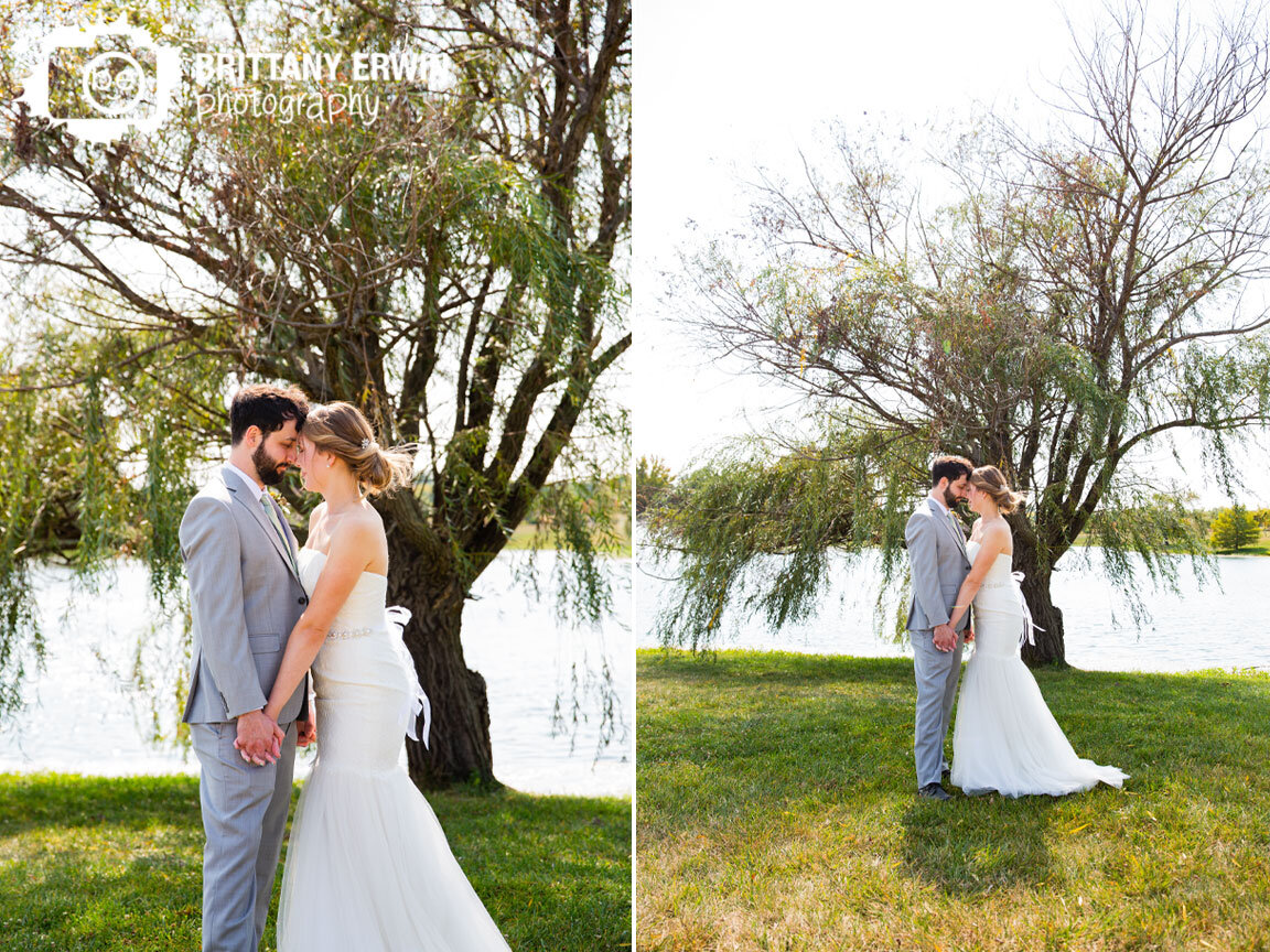 Indianapolis-wedding-photographer-couple-under-willow-tree-by-water-Coxhall-Gardens.jpg