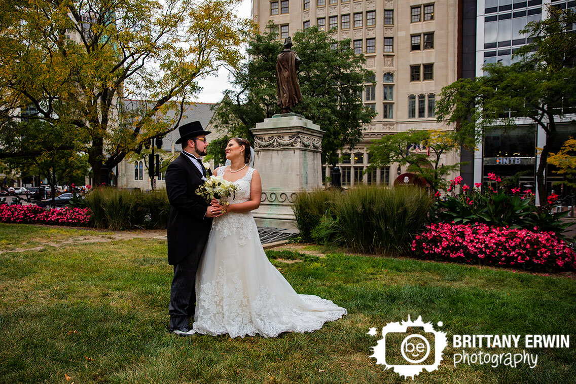 Indianapolis-downtown-monument-circle-wedding-bridal-portrait-photographer.jpg