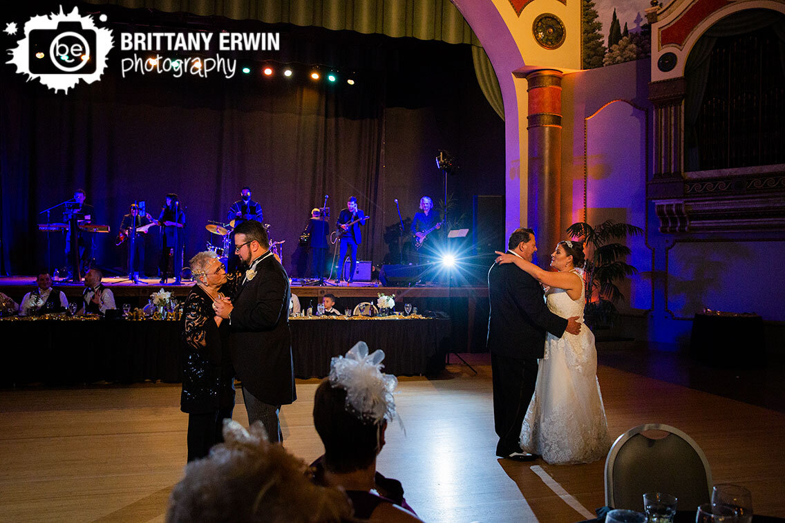 Indianapolis-wedding-photographer-mother-son-father-daughter-dance.jpg
