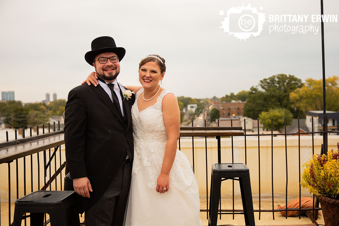Indianapolis-wedding-photographer-couple-on-rooftop.jpg