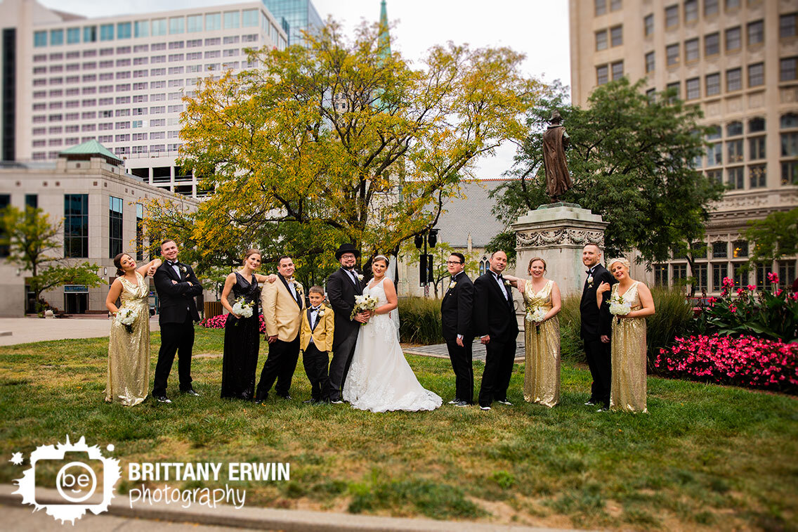 downtown-Indianapolis-bridal-party-portrait-on-monument-circle.jpg