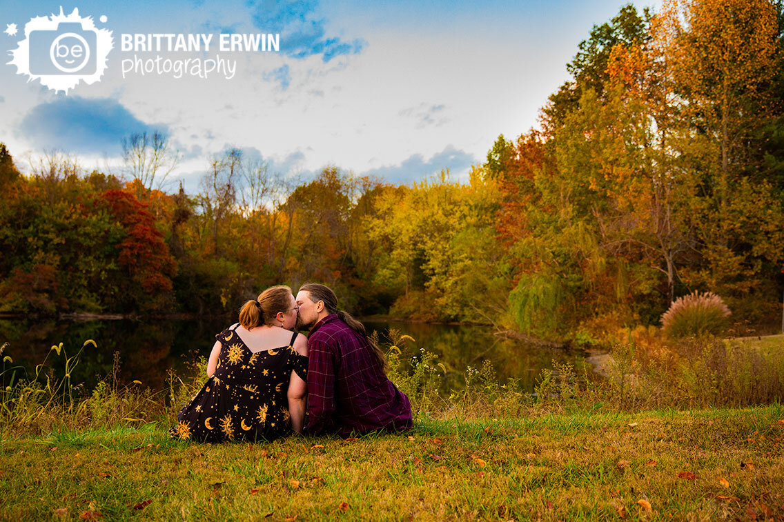 Indianapolis-fall-engagement-portrait-photographer-couple-overlooking-pond.jpg
