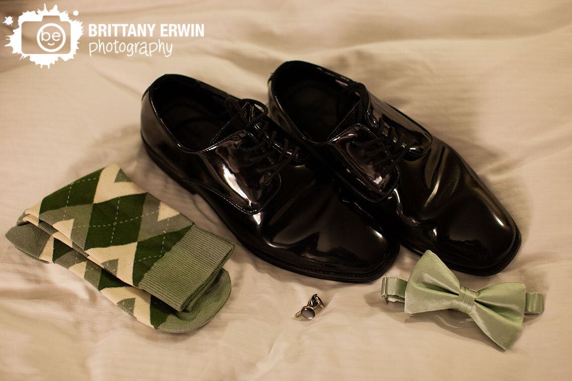 groom-details-argile-socks-bowtie-shoes-and-cufflinks.jpg