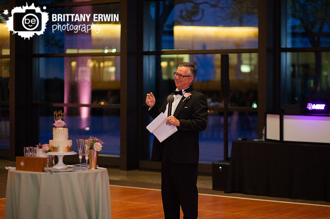 Indianapolis-wedding-reception-speech-by-father-of-bride-at-cake-table.jpg