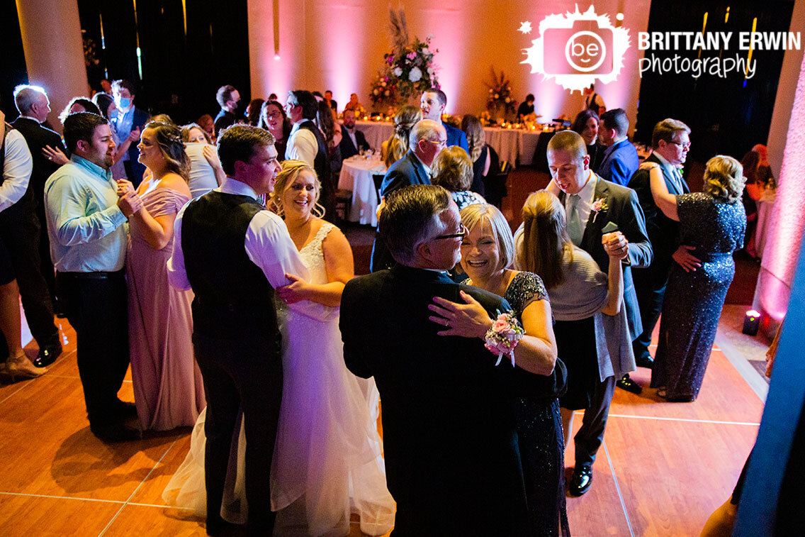 Slow-dance-reception-dancefloor-couples-anniversary-years-married.jpg