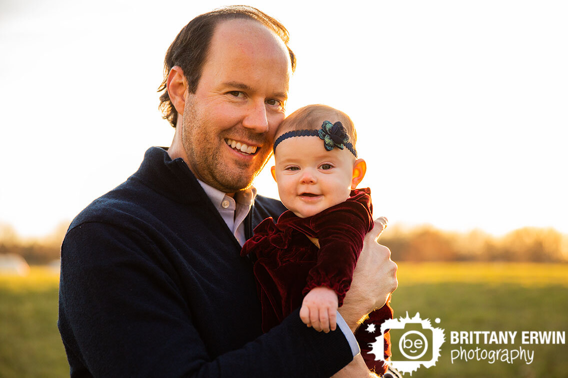 Indianapolis-family-portrait-photographer-baby-girl-with-father-outdoor.jpg