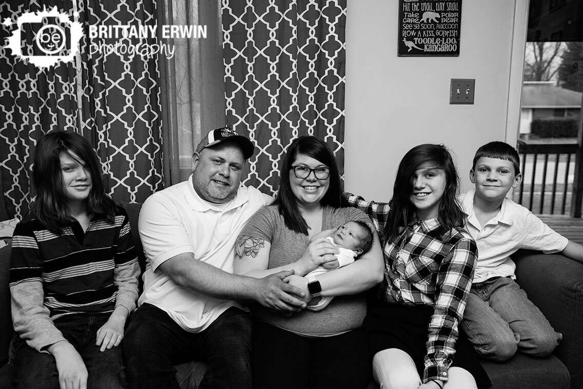 Indianapolis-in-home-family-portrait-lifestyle-newborn.jpg