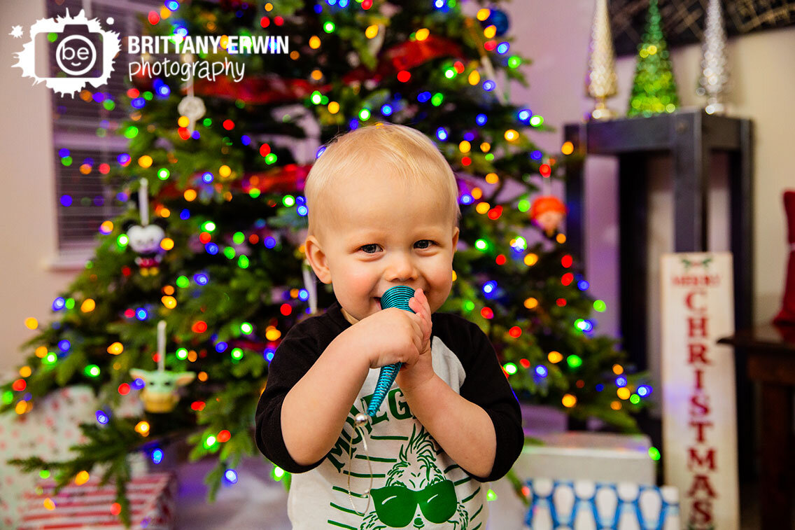 Indianapolis-christmas-mini-session-in-home-portrait-photographer-toddler-boy-ornament.jpg