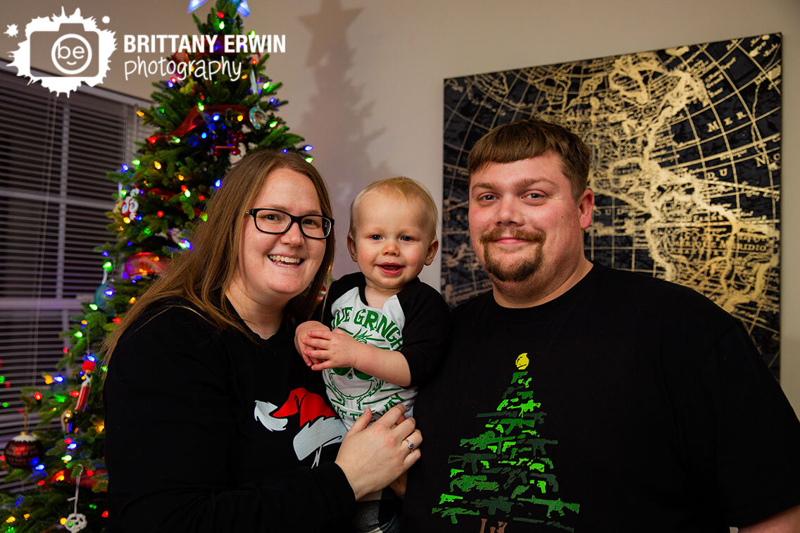 Indianapolis-lifestyle-christmas-portrait-photographer-family-with-tree-jammies.jpg
