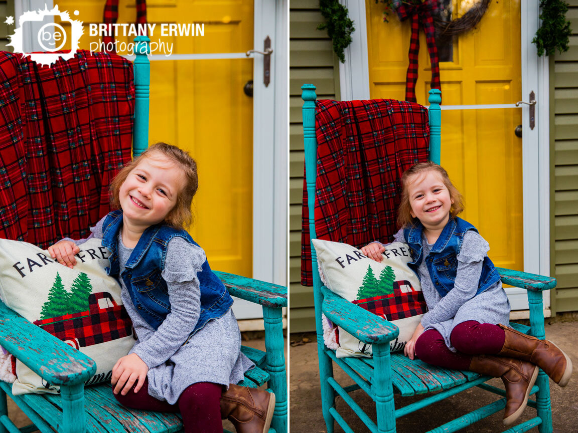 Indianapolis-portrait-photographer-outdoor-front-porch-Christmas-mini-session.jpg