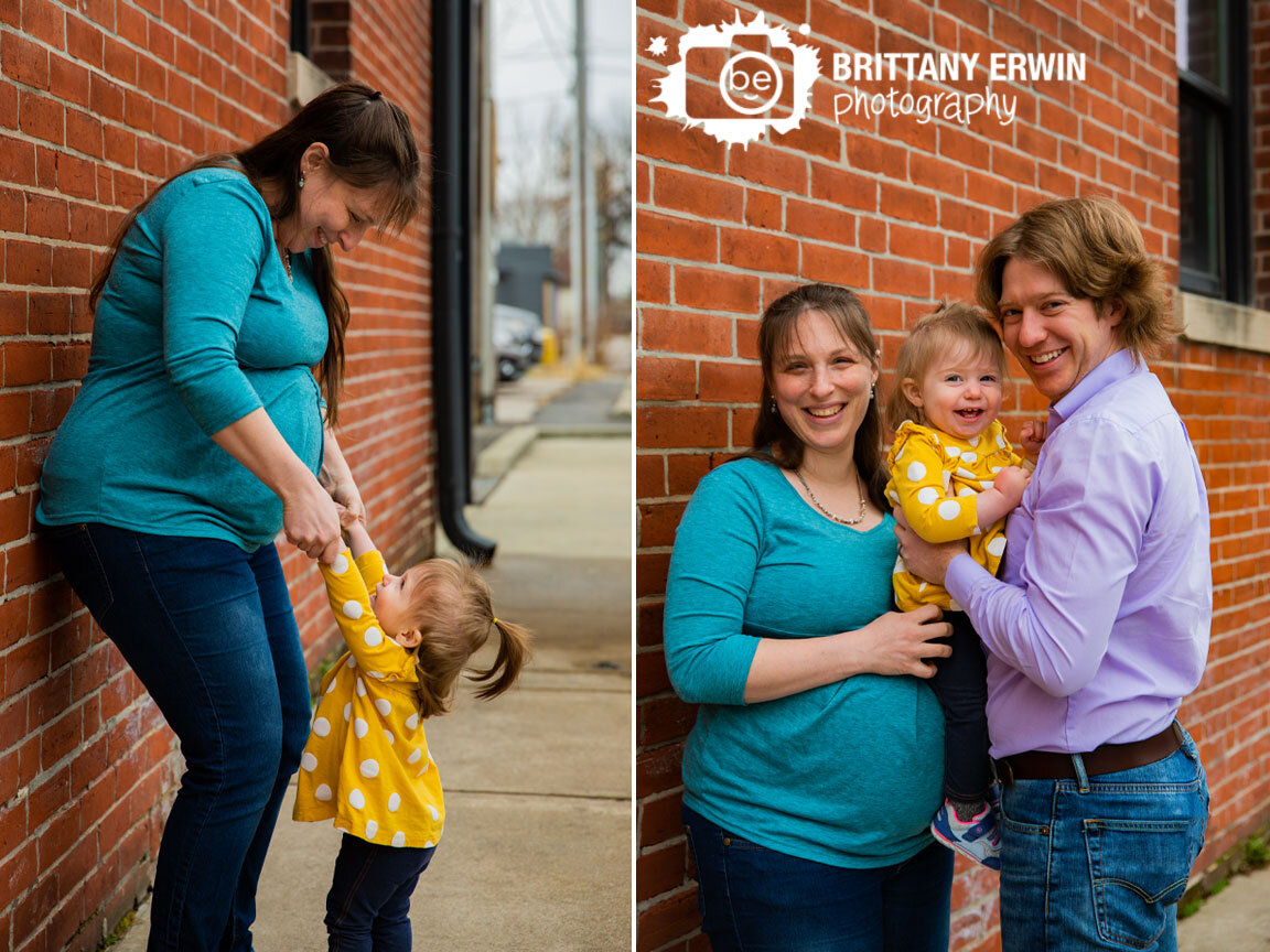 Fountain-Square-Indiana-maternity-portrait-photographer-family-toddler-laughing.jpg