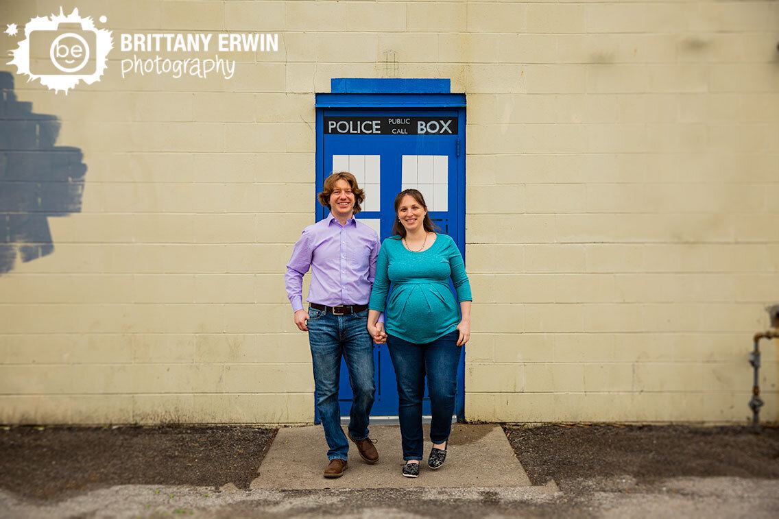 Fountain-Square-Indiana-tardis-door-maternity-portrait-photographer-couple.jpg