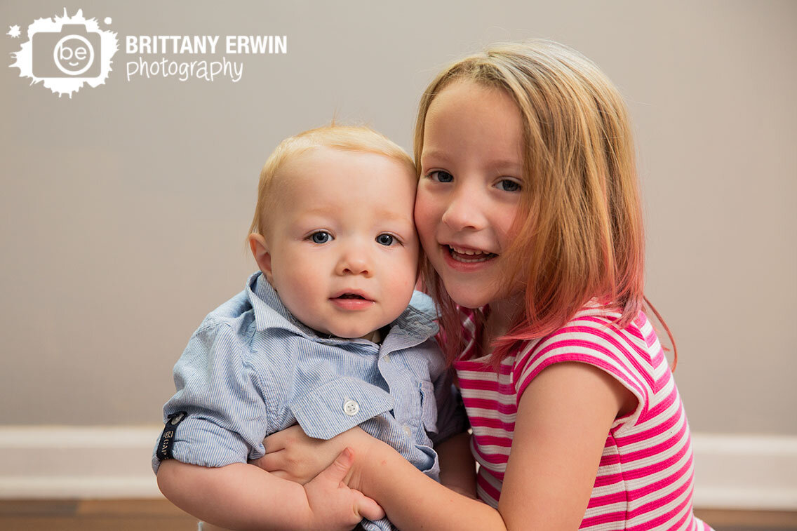 baby-brother-big-sister-siblings-portrait-lifestyle-photographer.jpg
