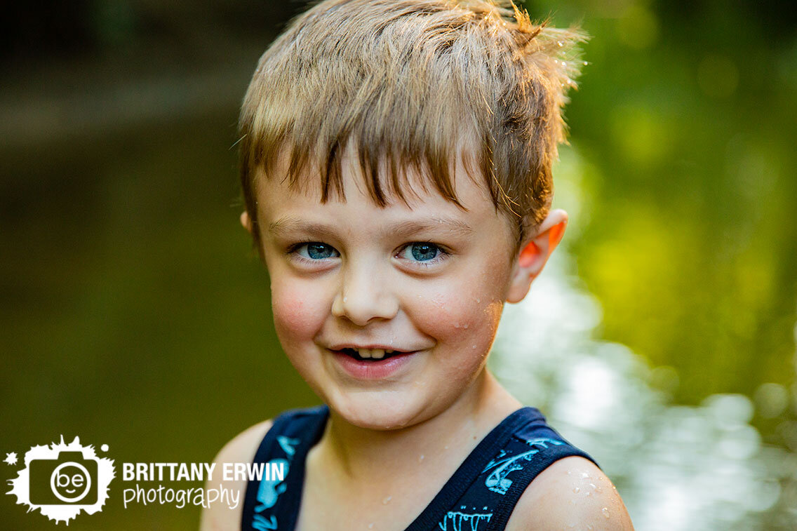 Brownsburg-Indiana-birthday-portrait-photographer-boy-playing-in-creek.jpg