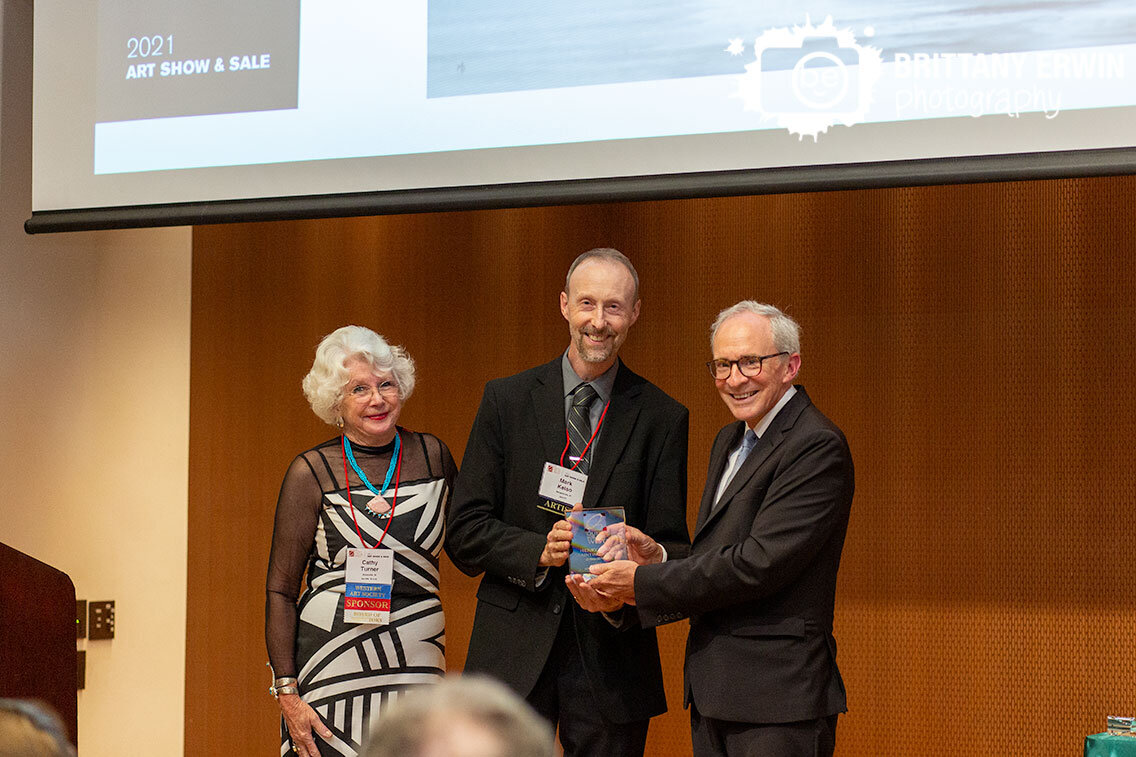Mark-Kelso-with-western-art-society-receiving-award-at-Eiteljorg-museum-event.jpg