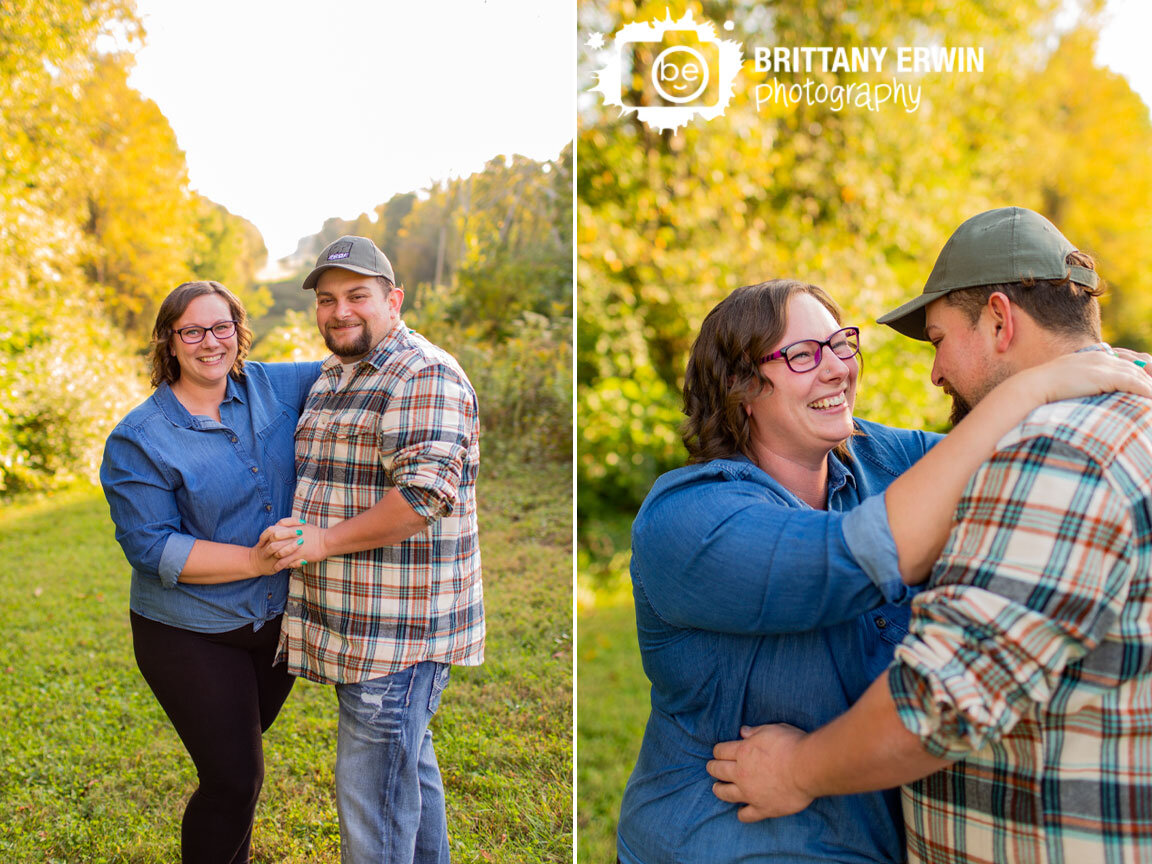 Indianapolis-engagement-portrait-photographer-fall-outdoor-country-setting.jpg