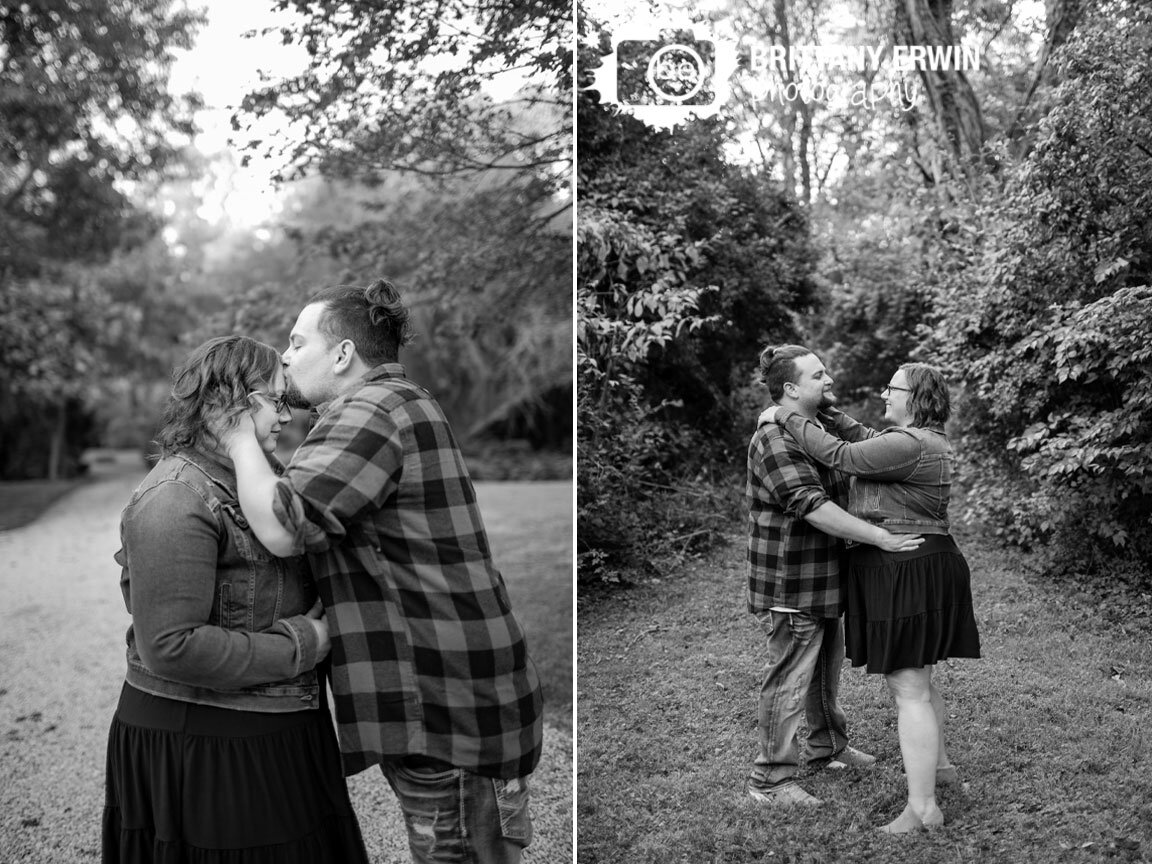Indianapolis-engagement-portrait-photographer-couple-outside-fall-forhead-kiss.jpg
