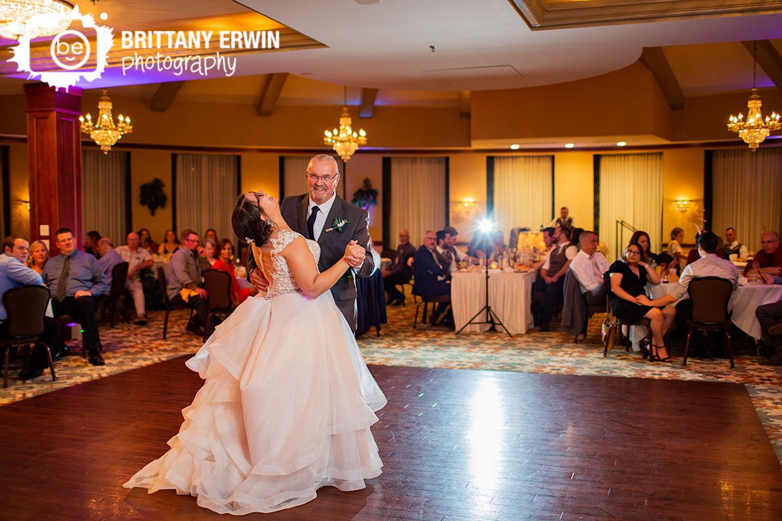 Indianapolis-wedding-photographer-father-daughter-dance-laughing-reaction.jpg