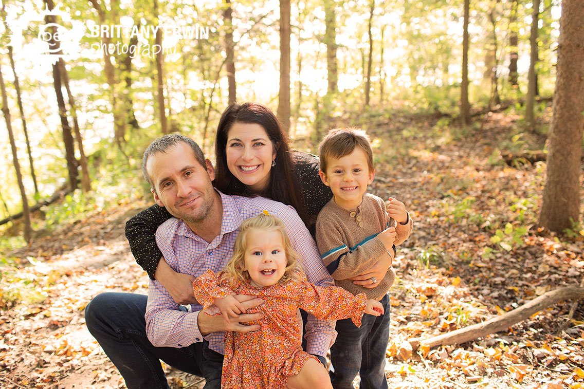 fall-family-portrait-photographer-Eagle-Creek-park-in-Indianapolis.jpg