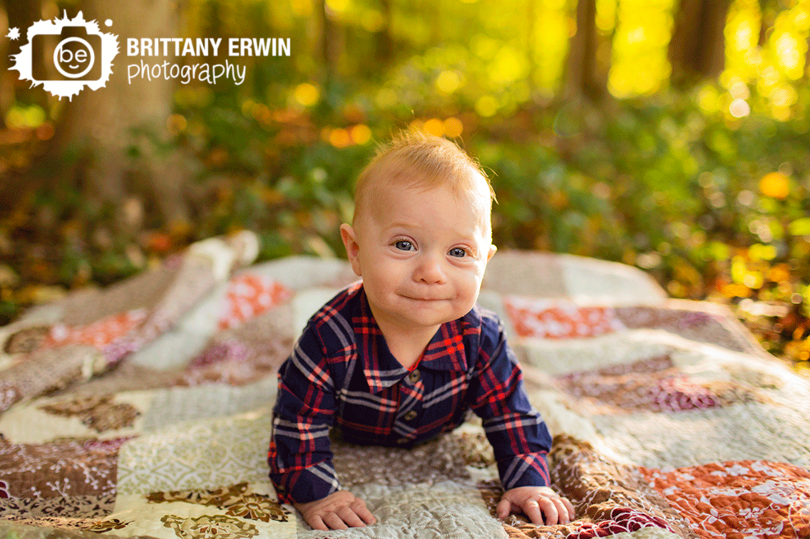 Indianapolis-outdoor-fall-portrait-photographer-boy-on-quilt.gif