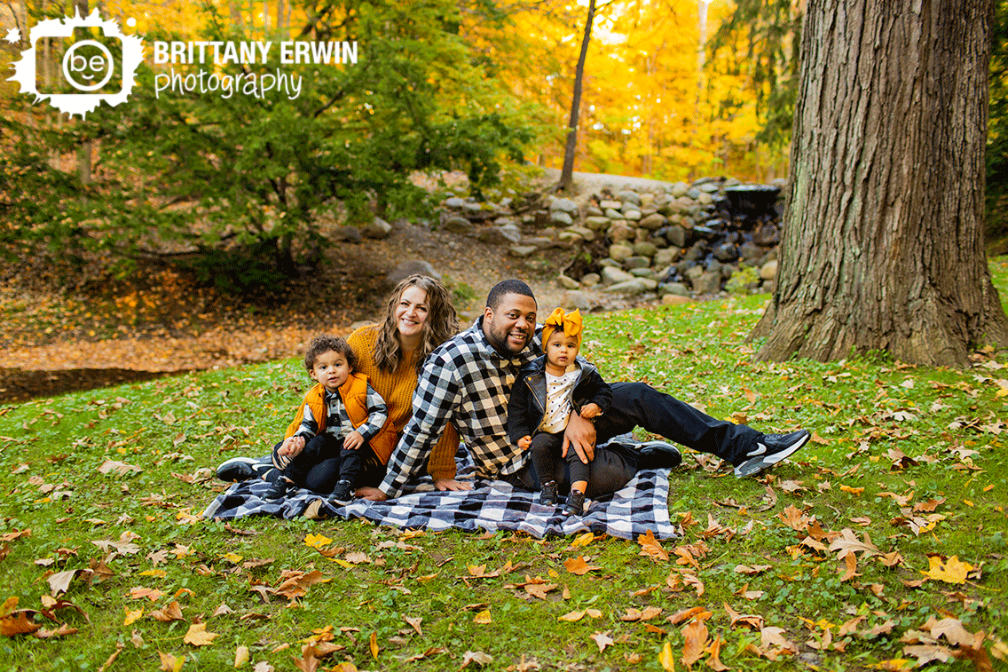 Indianapolis-family-portrait-photographer-twins-outside-fall-Holcomb-Gardens.gif