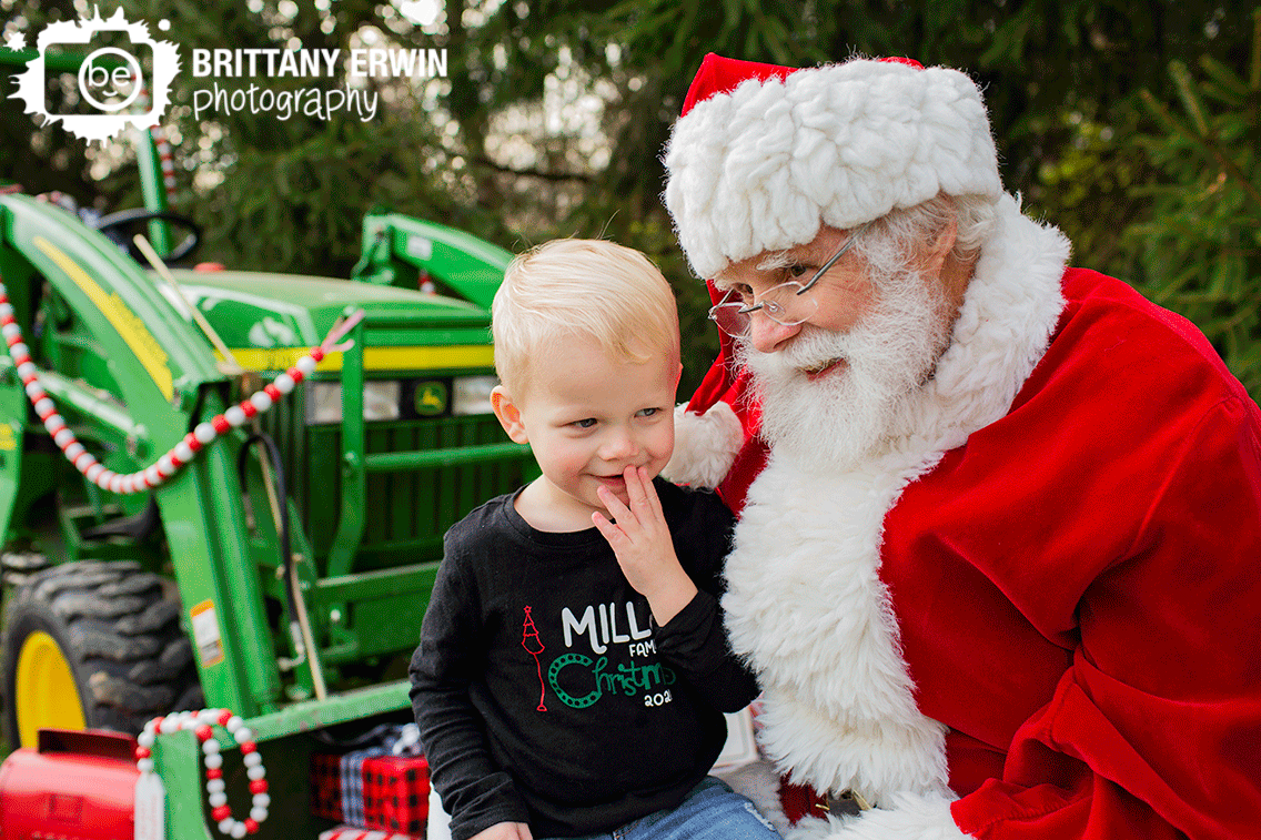 Santa-Claus-outdoor-mini-session-Christmas-portrait-photographer-with-tractor.gif