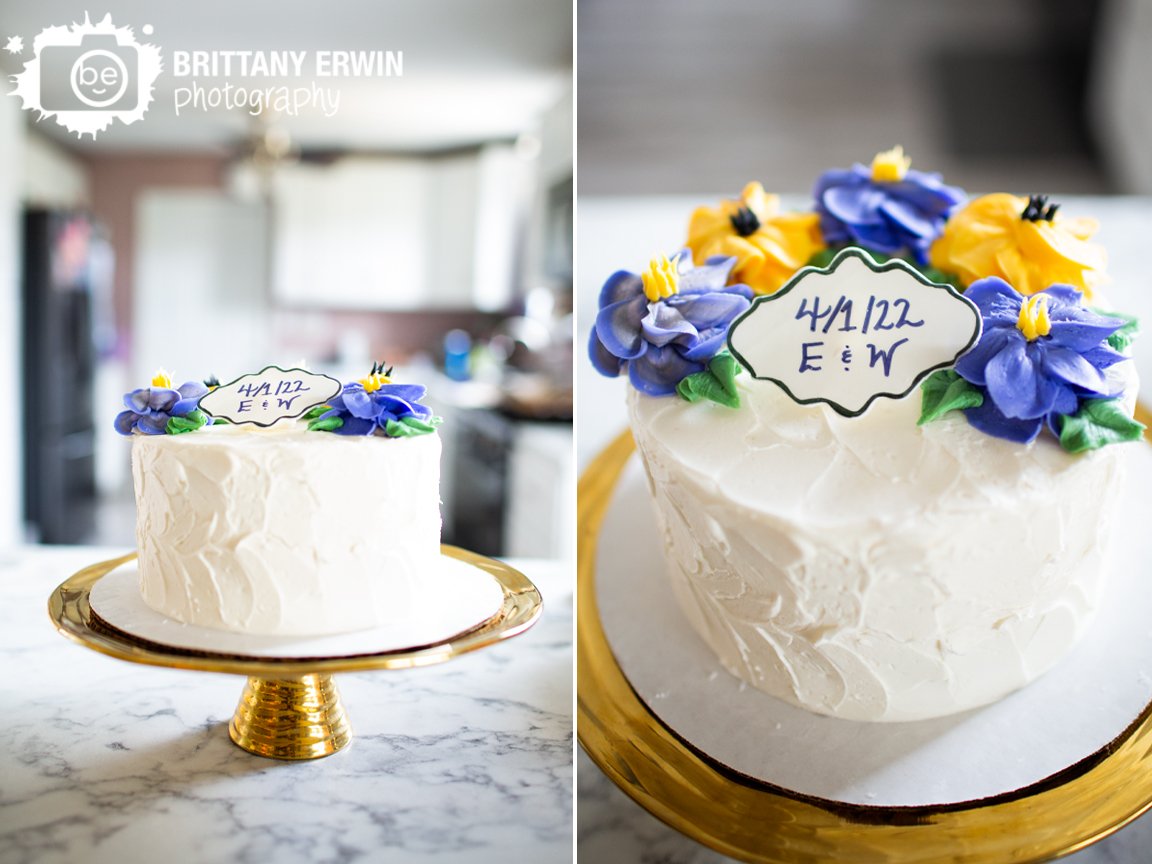 classic-cakes-carmel-wedding-cake-Indianapolis-elopement-photographer-flower-details.jpg