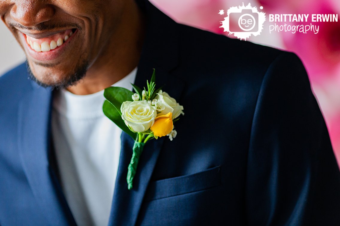 Indianapolis-downtown-elopement-boutonniere-detail-yellow-white-flowers.jpg