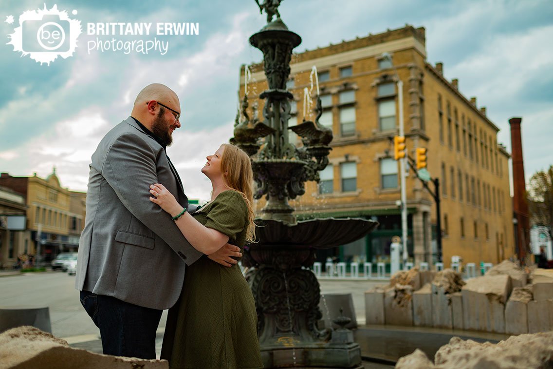 Indianapolis-engagement-photographer-Fountain-Square-couple.jpg