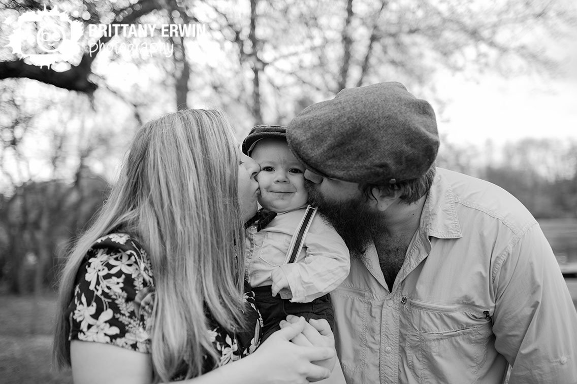 Indianapolis-family-portrait-photographer-baby-boy-smile-cheek-kiss.jpg