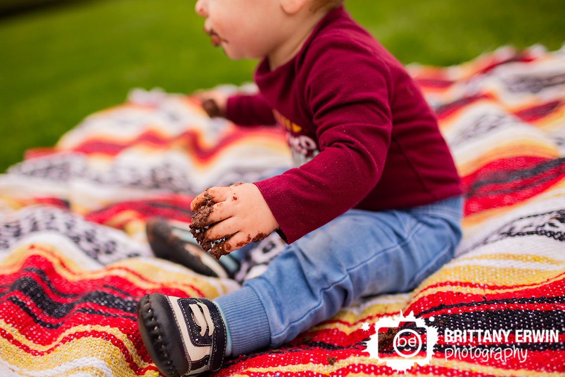 Indianapolis-cake-smash-birthday-portrait-photographer-baby-boy-on-stripe-blanket.jpg