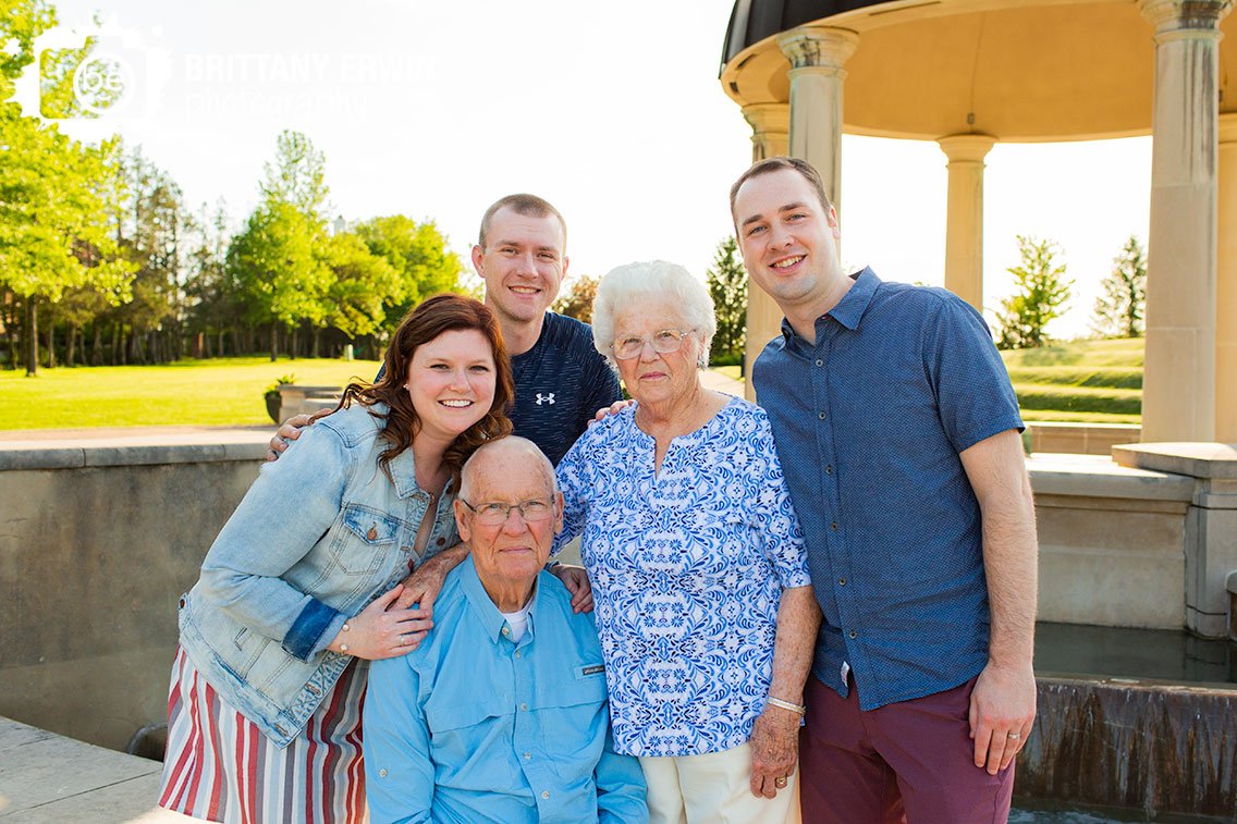 family-portrait-grandparents-with-grandkids-adult-children-Indianapolis-photographer.jpg