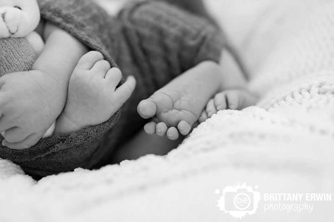 detail-portrait-baby-boy-newborn-feet.jpg