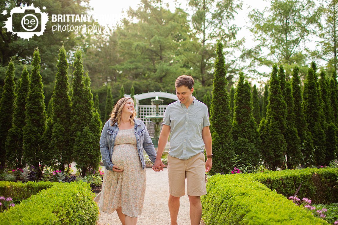 Indianapolis-Newfields-museum-portrait-session-couple-maternity.jpg