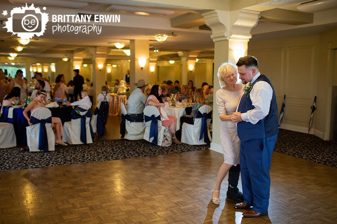 Indianapolis-wedding-photographer-groom-dancing-on-dance-floor.jpg
