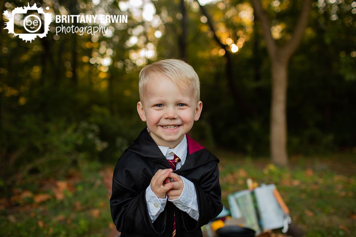Indianapolis-portrait-photographer-boy-in-wizard-robe-fall.jpg