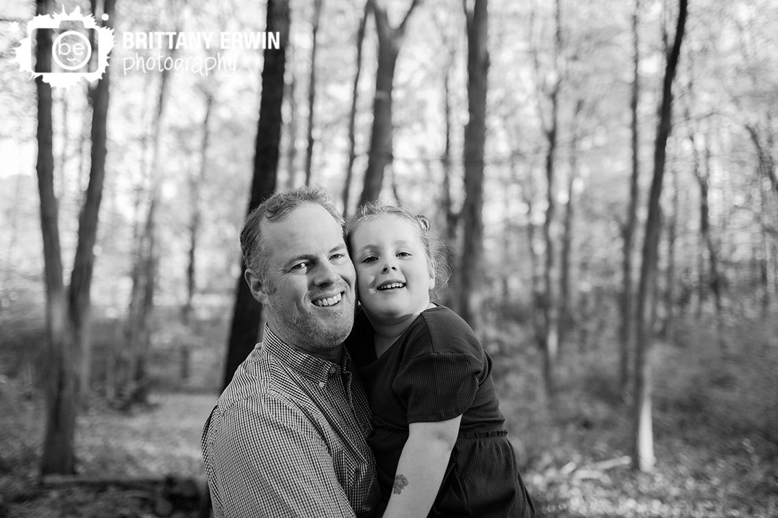 Indianapolis-family-portrait-photographer-father-daughter-outdoor-fall.jpg