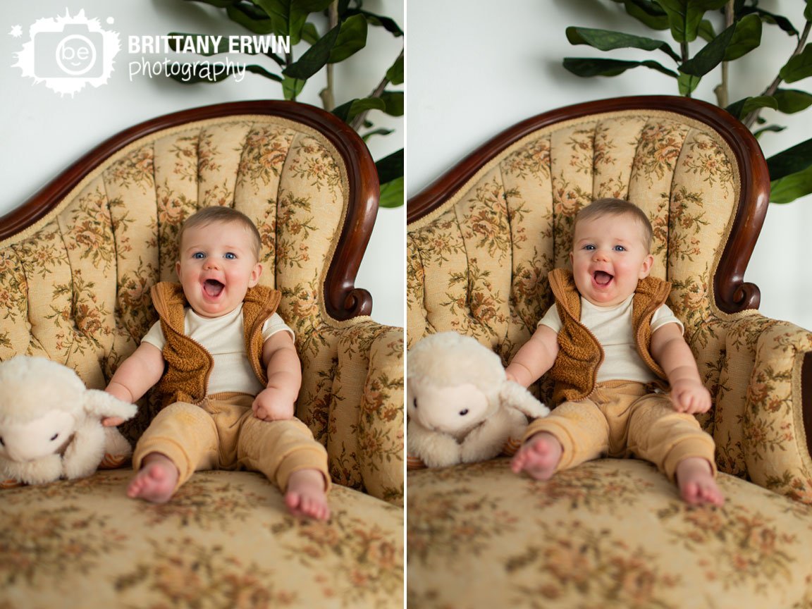 Indianapolis-portrait-photographer-baby-boy-with-stuffie-on-antique-couch.jpg