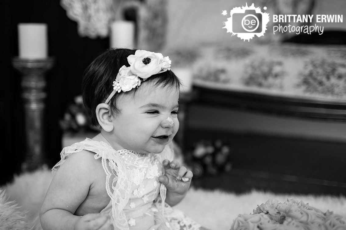 Indianapolis-portrait-studio-photographer-baby-girl-first-birthday-cake-smash.jpg