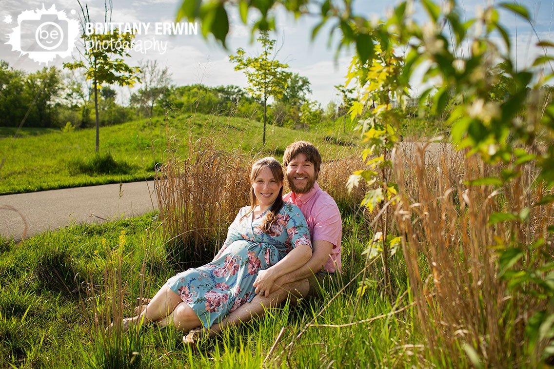 summer-field-couple-in-grass-maternity-portrait-photographer.jpg