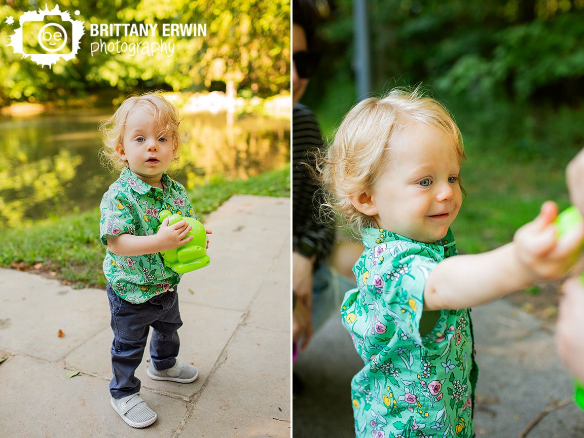 Indianapolis-summer-portrait-session-photographer-boy-playing-with-bubbles.jpg