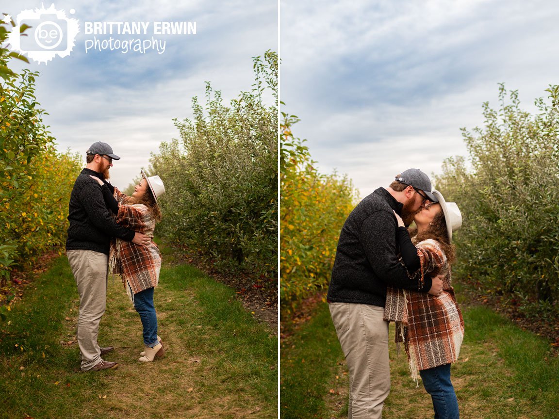 Indianapolis-orchard-engagement-portrait-photographer-couple-in-apple-tree-aisle.jpg