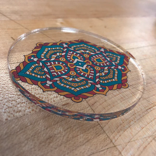 Abhi plays with the thickness of the transparent acrylic sheets creating some interesting optical illusions to dazzle the fam.