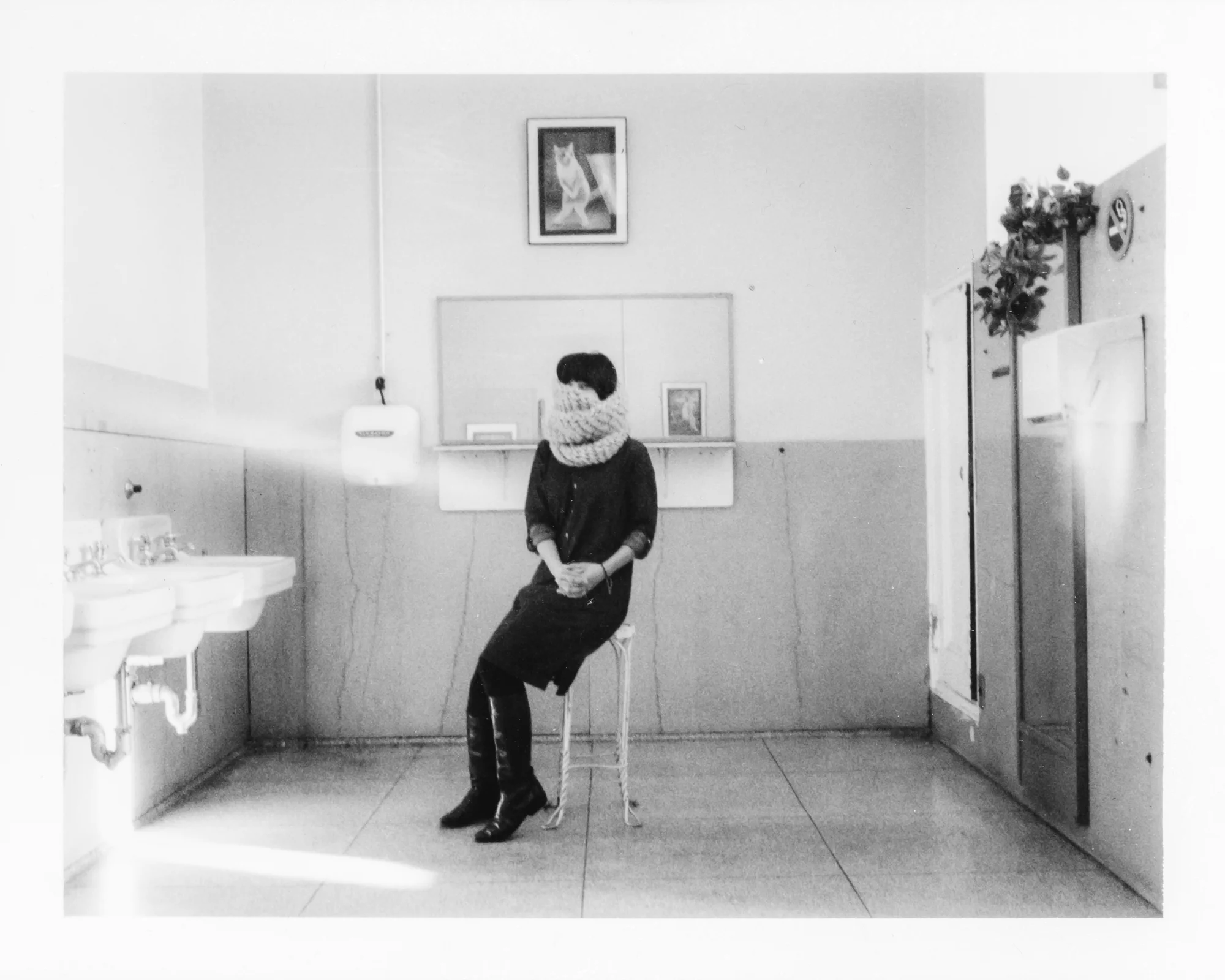 20151204_jillian_guarco_kitty_restroom_01.jpg