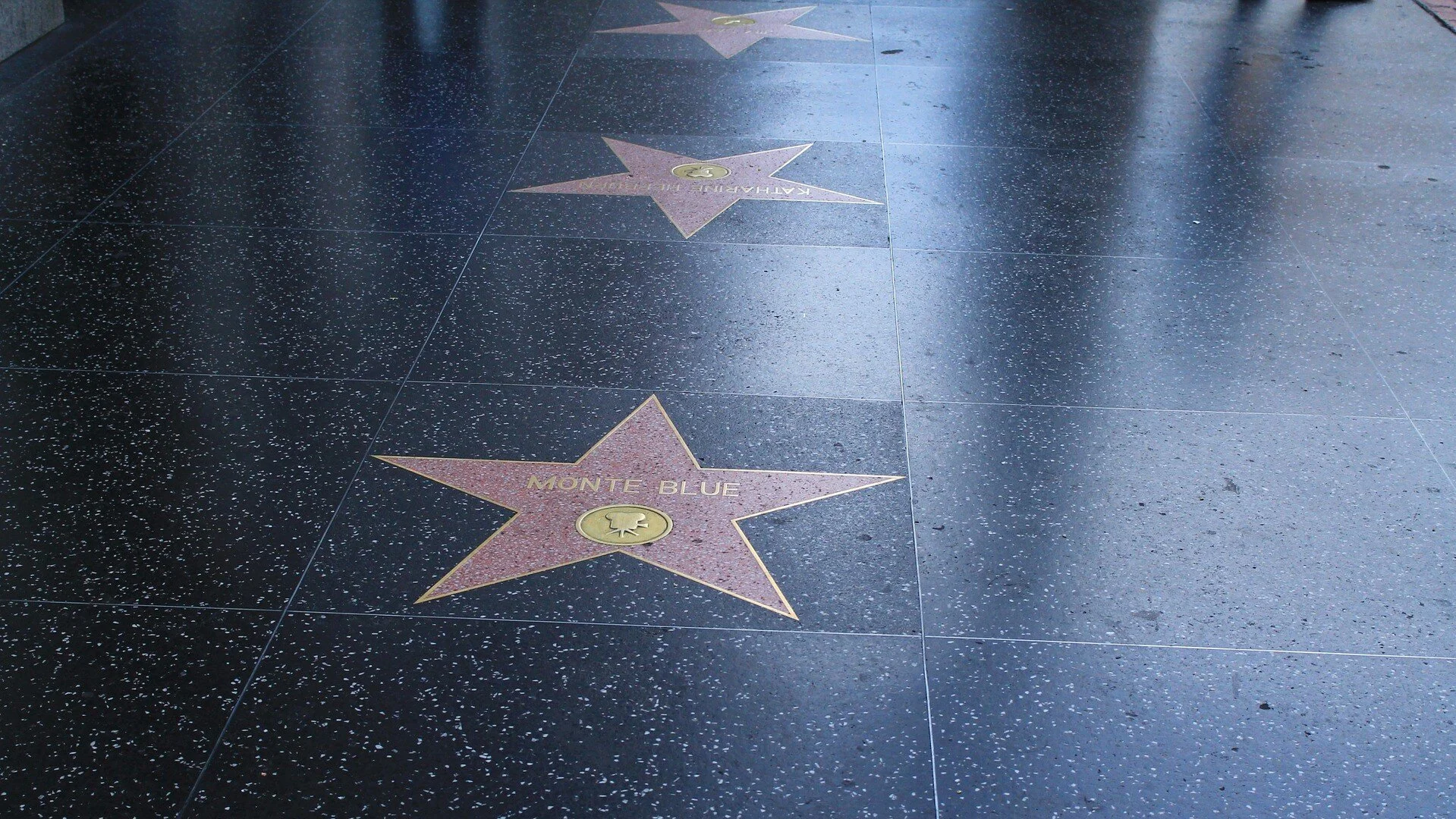 walk-of-fame-1315254_1920.jpg