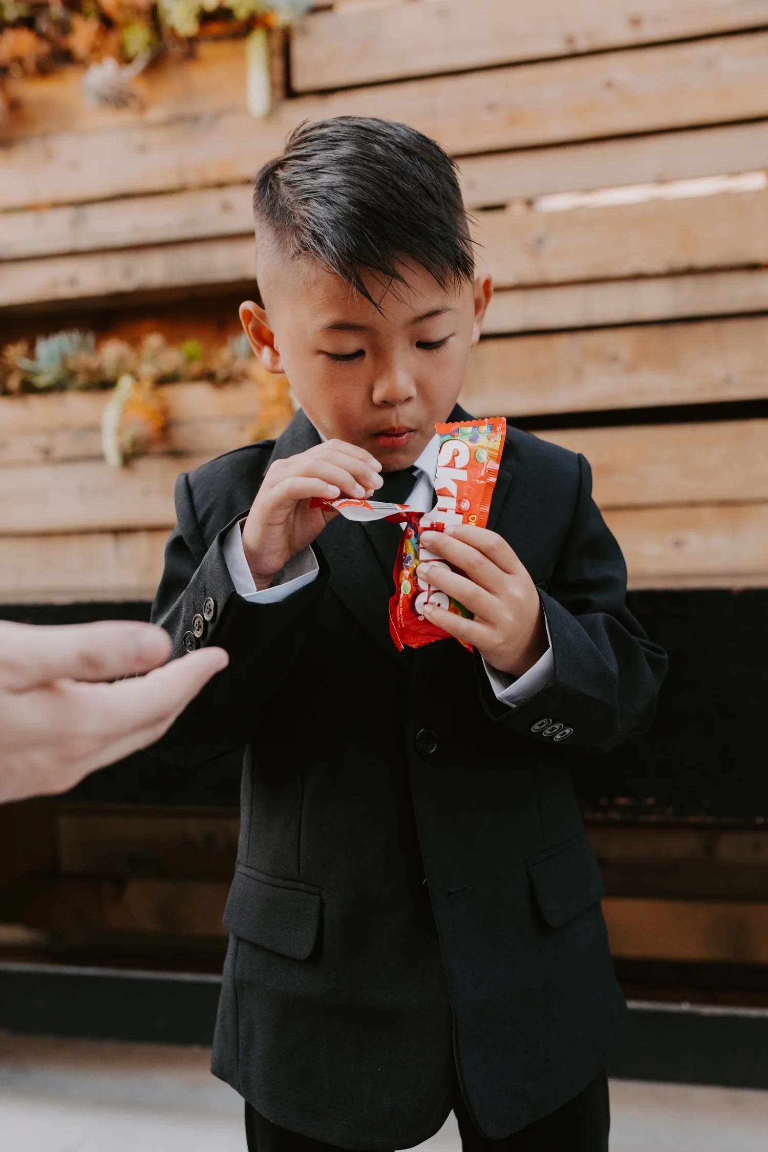 twenty-eight-irvine-wedding-california-traditional-vietnamese-tea-ceremony70.jpg