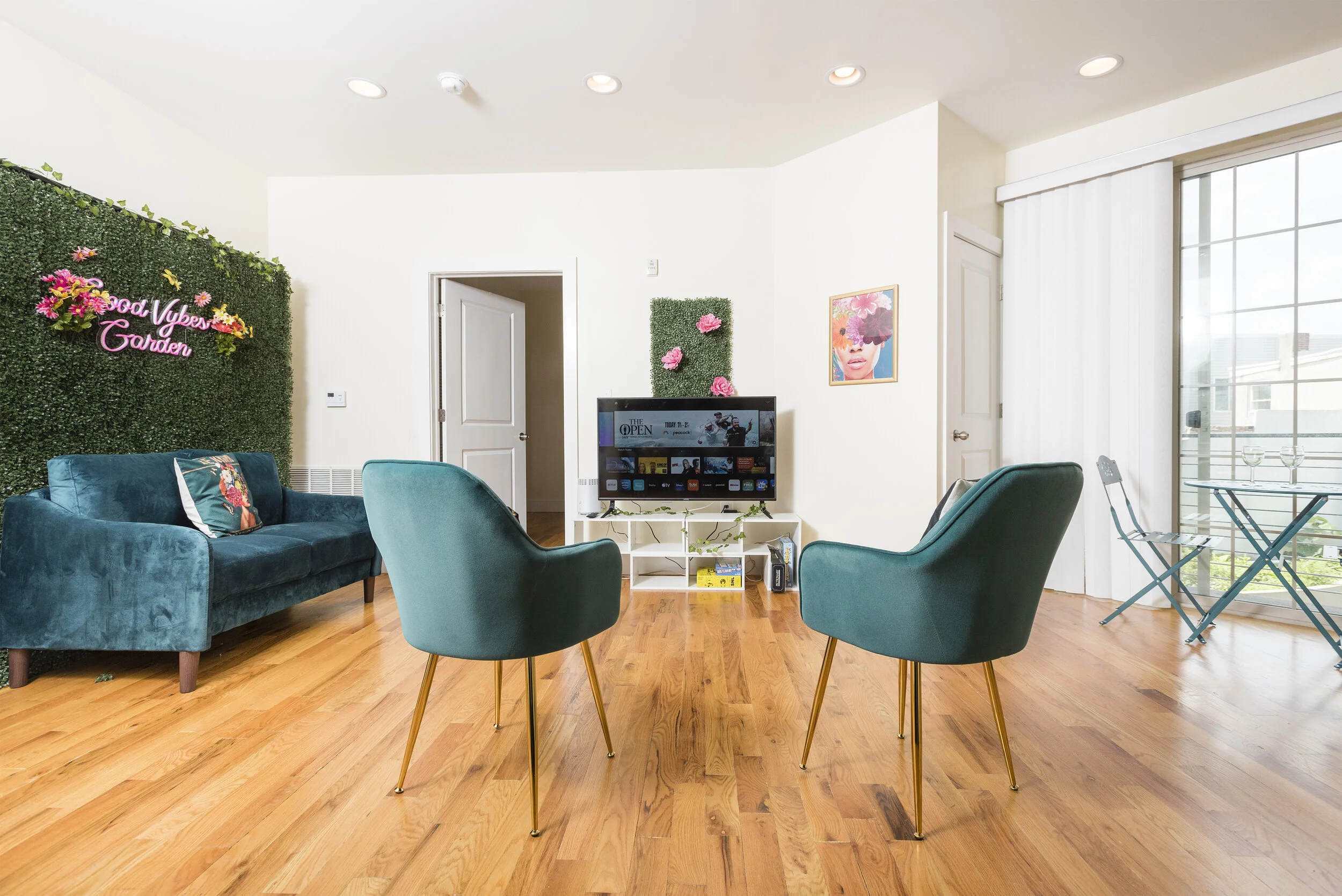 1325 N 15th Street_Living Room_3_AWM_1589 AS SMART OBJECT_014.jpg