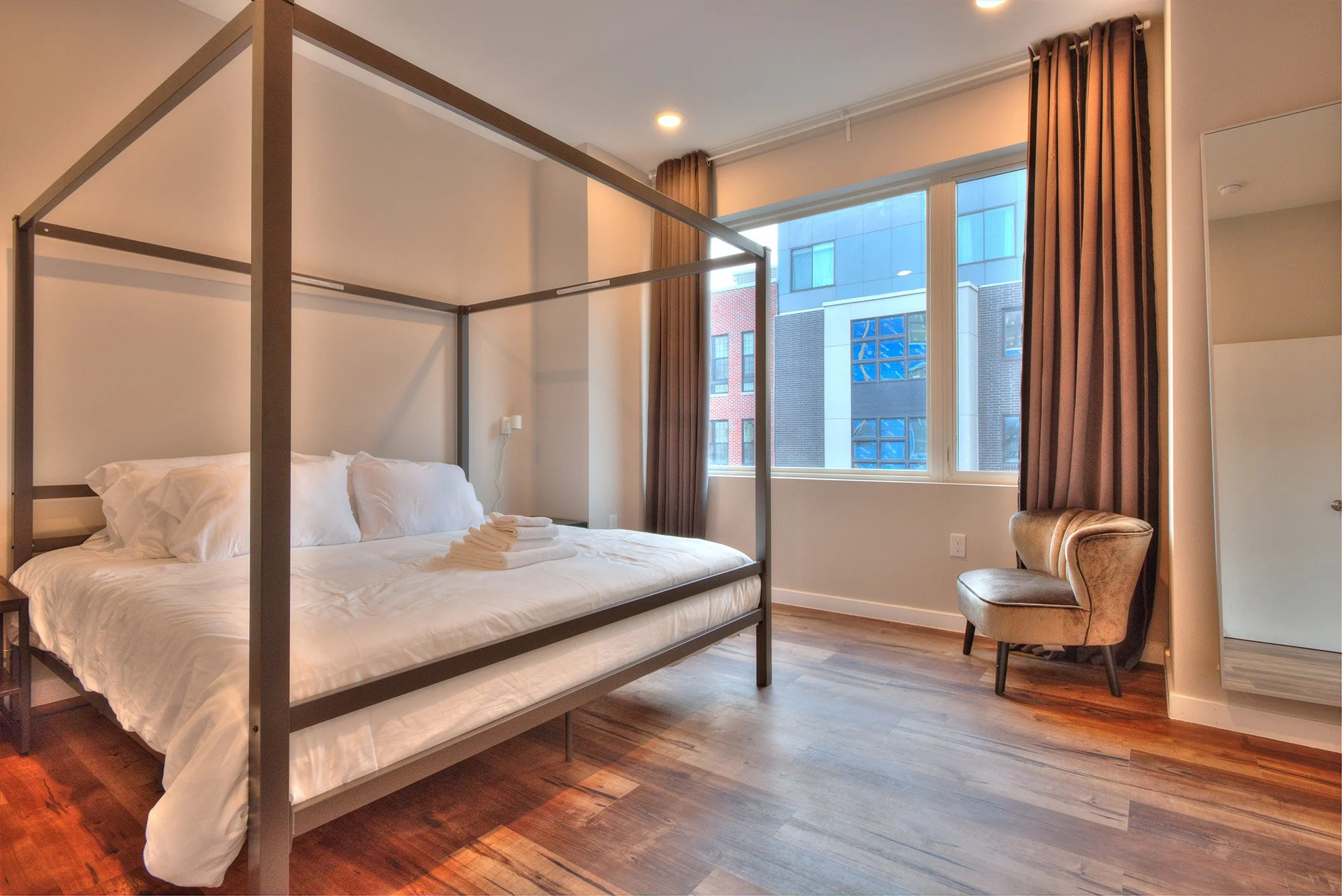 Bedroom_20211120_AWM_6535_7_8_9_Enhancer_website.jpg