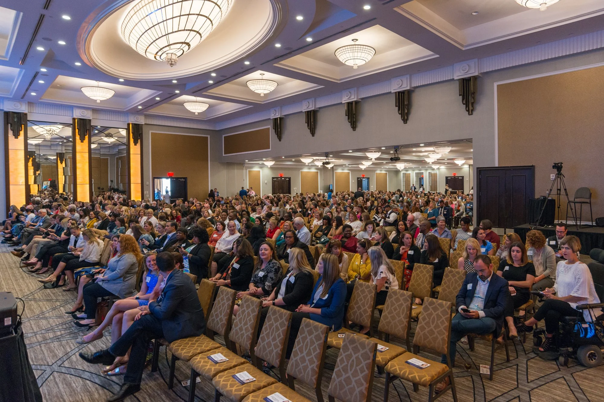 EVENTS_ROBIN ROBERTS_PEOPLESHARE_20190926_AWM_9057.jpg